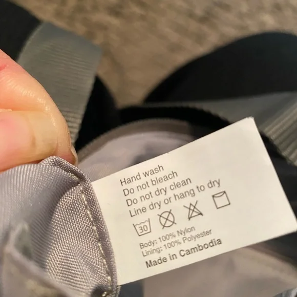 Baggallini Crossbody bag, gray animal print multi pocket purse adjustable strap - Picture 12 of 12